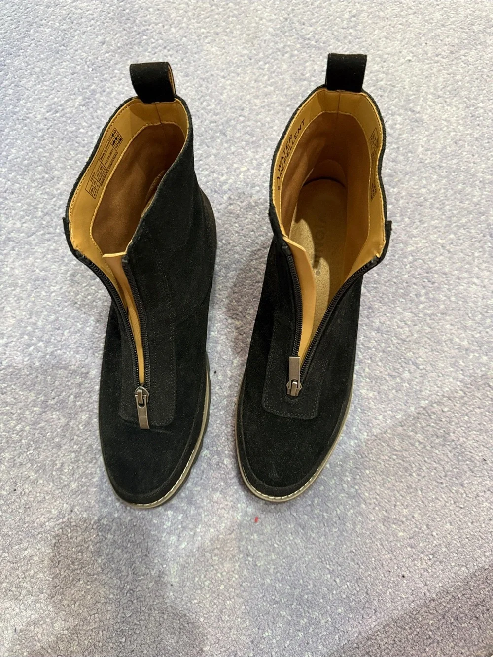 Vionic Women’s Estilo Black Suede Zip Front Chelsea Boots- Worn once!!!